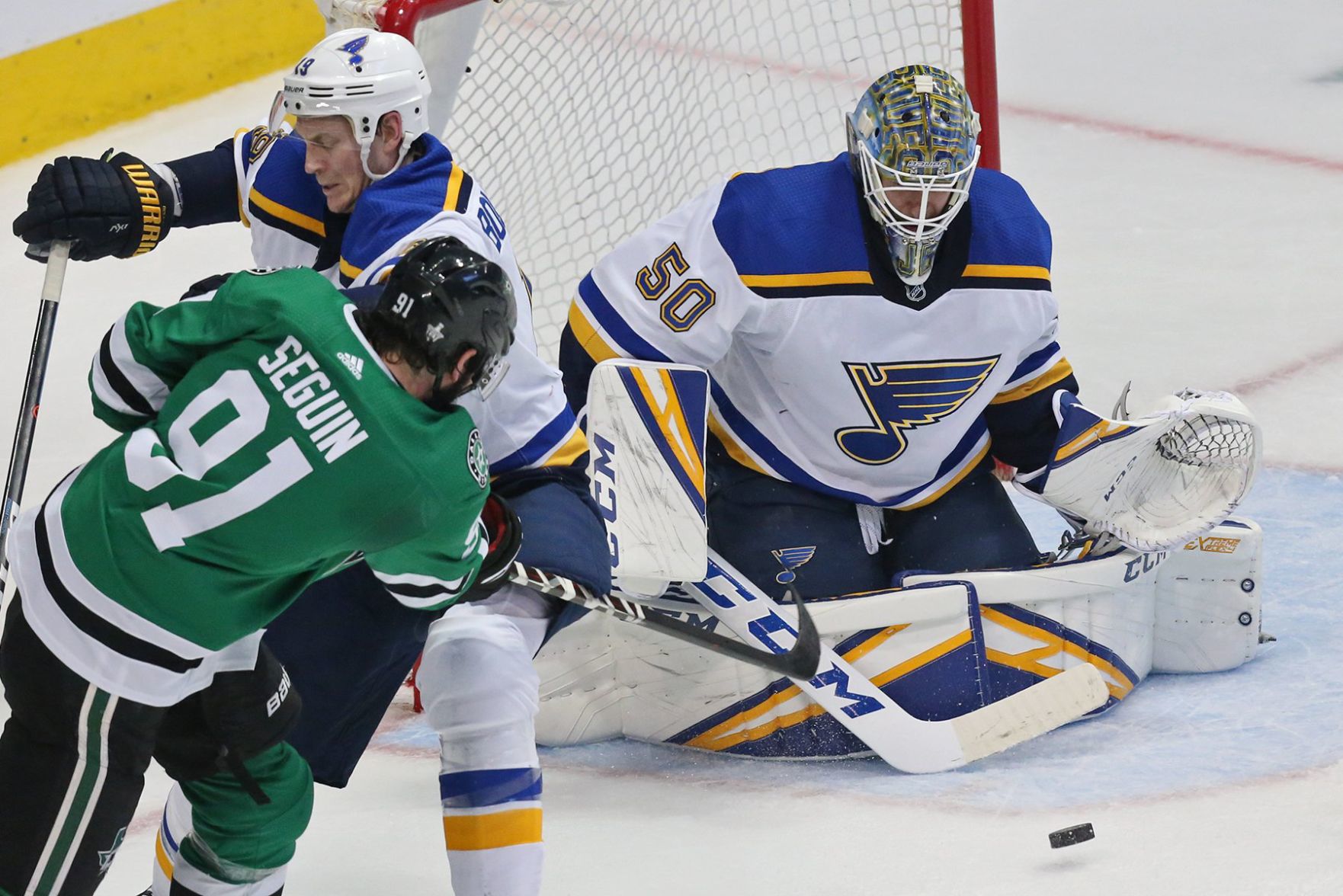 Blues and Stars skate in Game 3 of their playoff